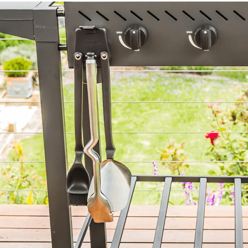 dreamfarm bbq tool set lifestyle image