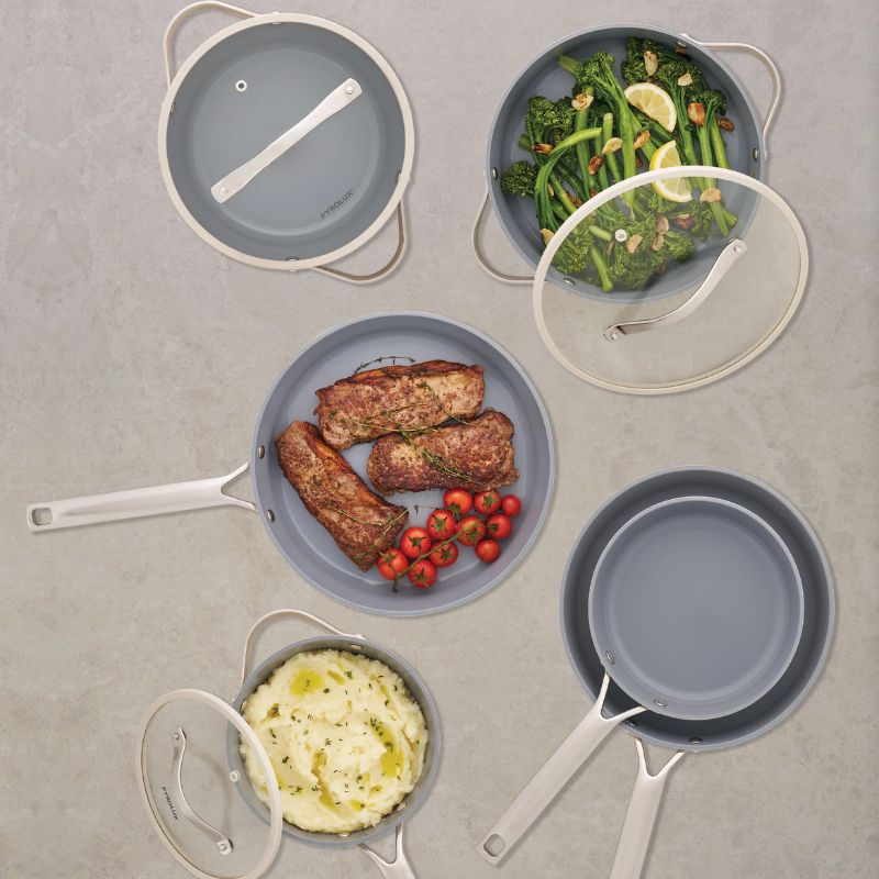 pyrolux nexgen frypan ceramic cookware lifestyle image