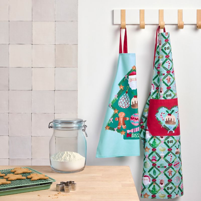 maxwell williams tis the season lifestyle image aprons