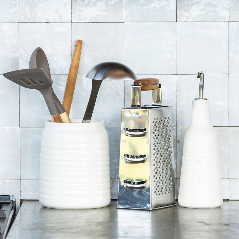 ecology ottawa calico holder lifestyle image