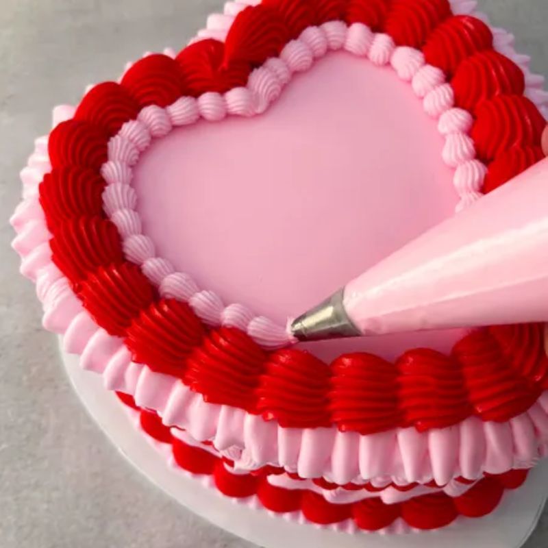 mondo cake board heart lifestyle image