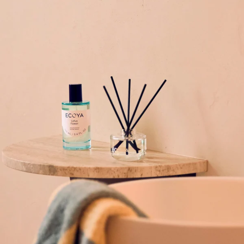 ECOYA Mini Reed Diffuser sea salt & Coconut Lifestyle Image