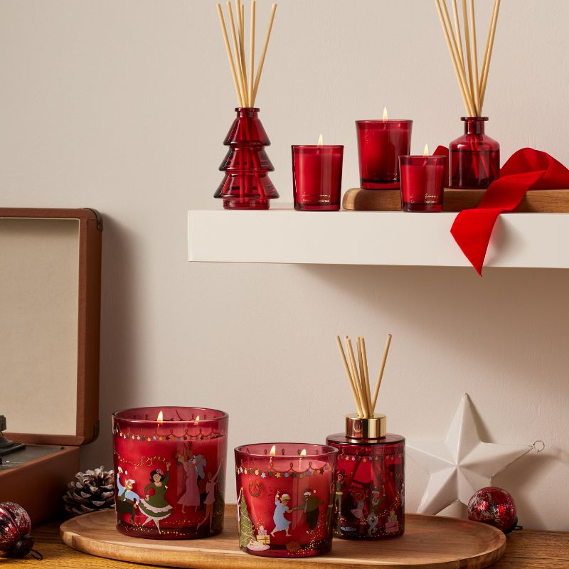 love anna jolly folk caramel shortbread lifestyle image